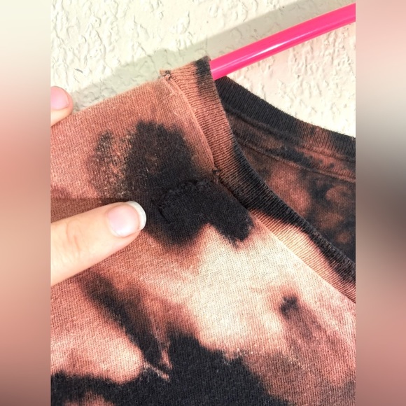 ✨SOLD✨ BLEACH Dyed/Golds Gym Tee - Picture 5 of 10